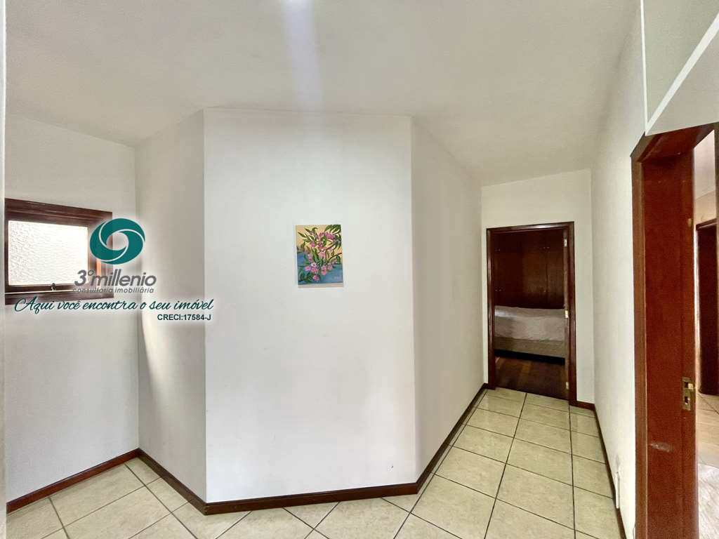 Casa em Cotia, no bairro Jardim das Flores