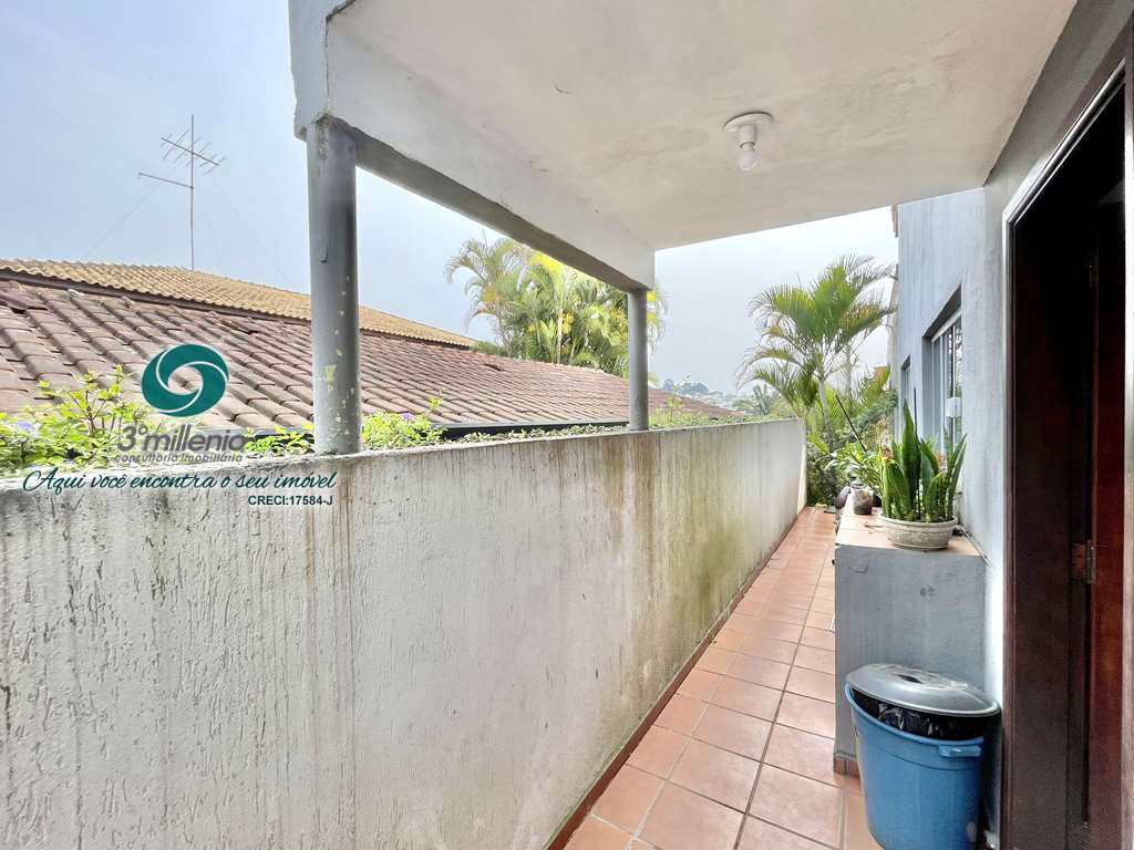 Casa em Cotia, no bairro Jardim das Flores