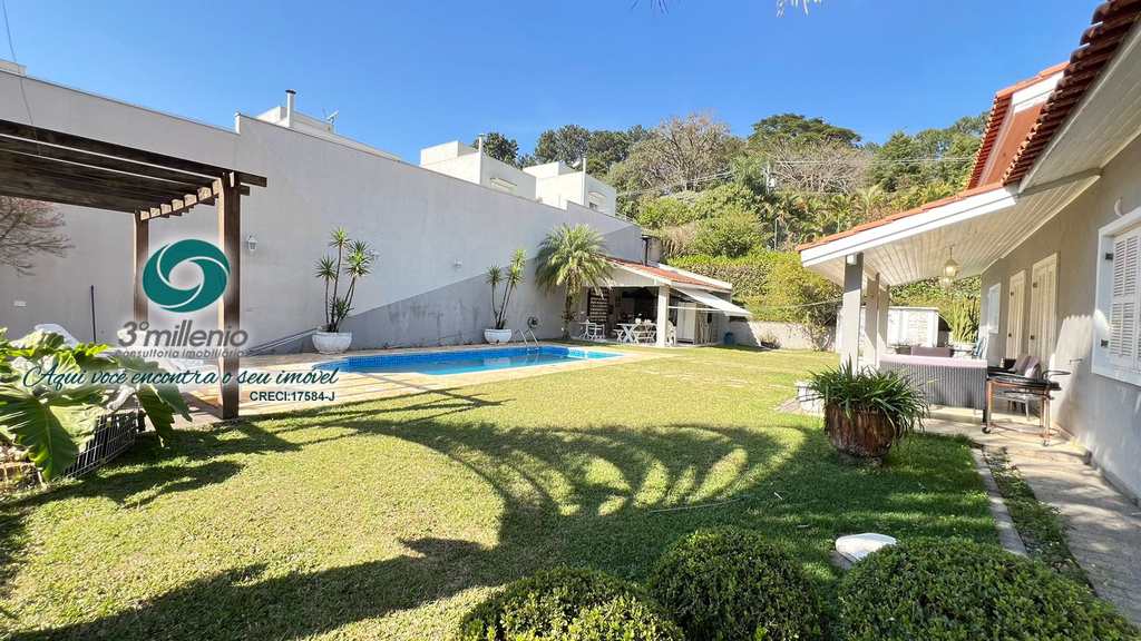 Casa em Cotia, no bairro Jardim Caiapiá