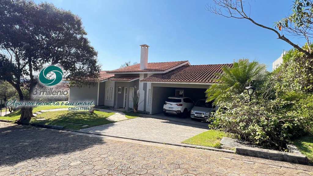 Casa em Cotia, no bairro Jardim Caiapiá