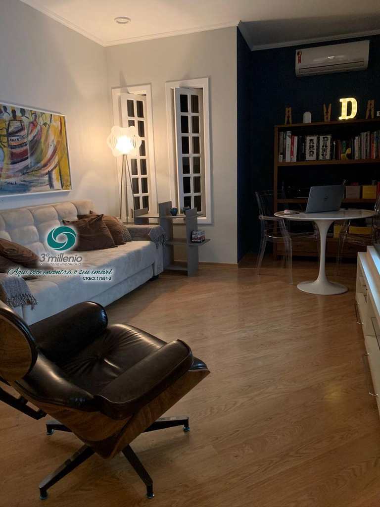 Casa em Cotia, no bairro Jardim Caiapiá