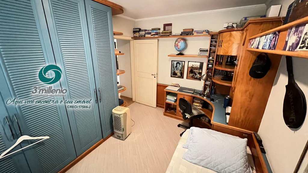 Casa em Cotia, no bairro Jardim Caiapiá