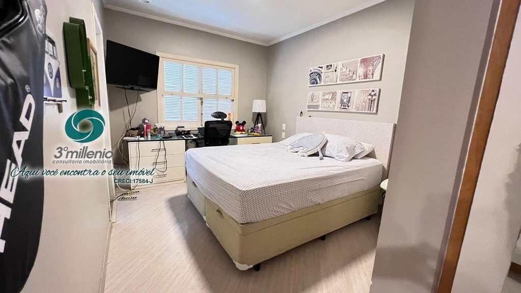 Casa em Cotia, no bairro Jardim Caiapiá