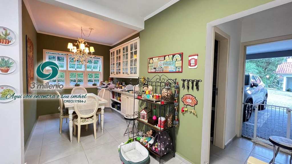 Casa em Cotia, no bairro Jardim Caiapiá