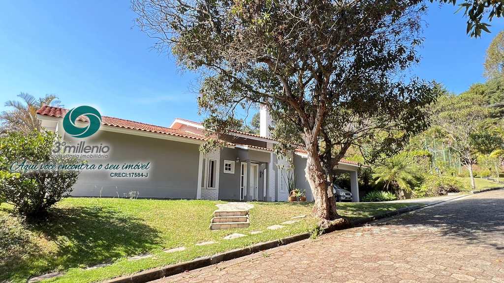 Casa em Cotia, no bairro Jardim Caiapiá