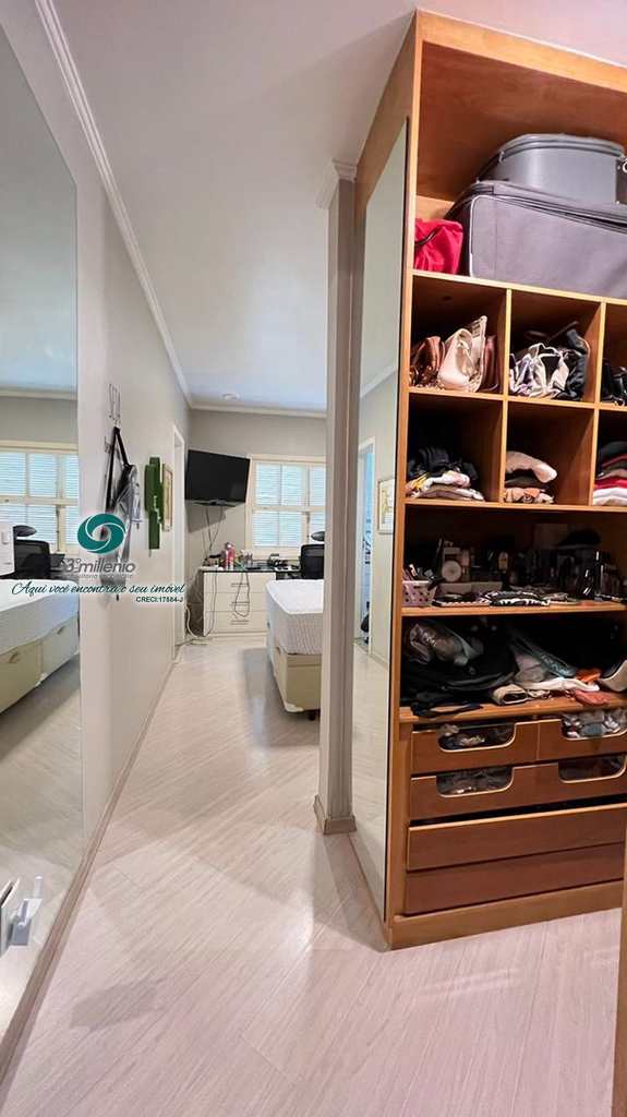 Casa em Cotia, no bairro Jardim Caiapiá