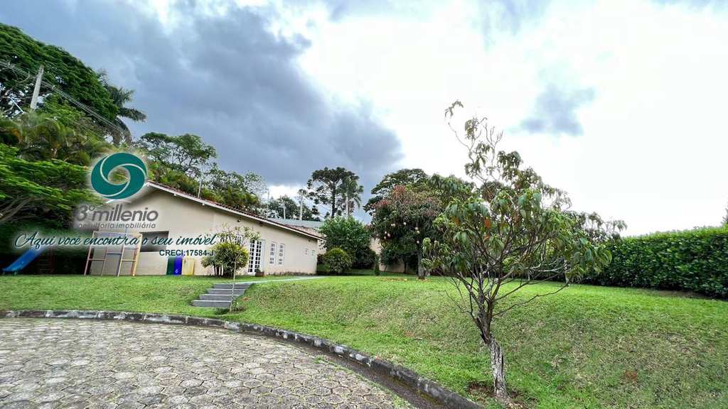 Casa em Cotia, no bairro Jardim Caiapiá
