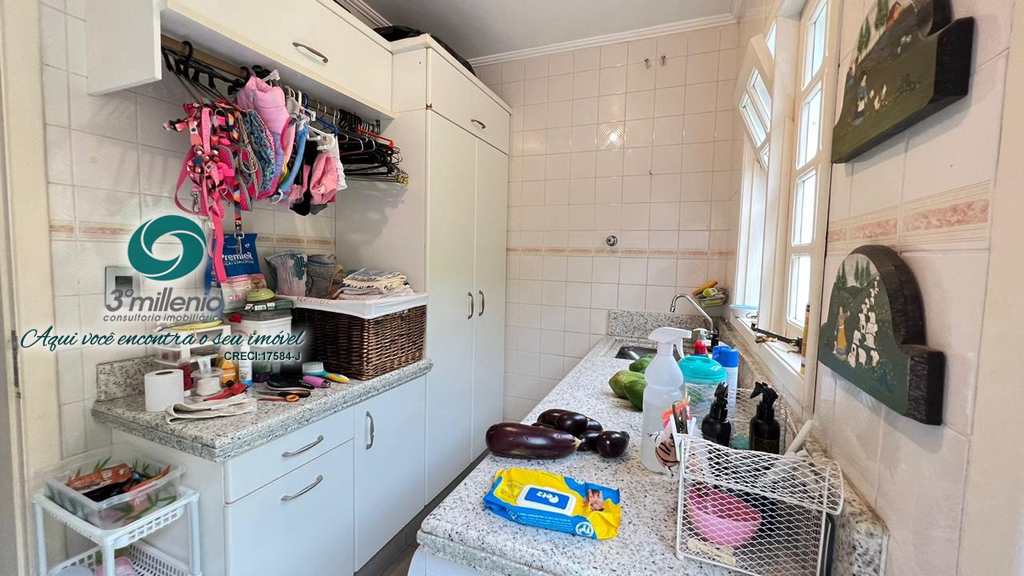 Casa em Cotia, no bairro Jardim Caiapiá