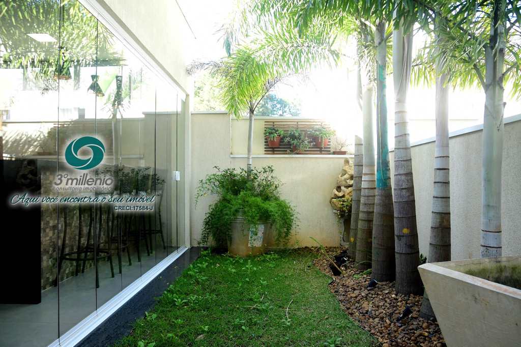 Casa em Cotia, no bairro Paisagem Renoir