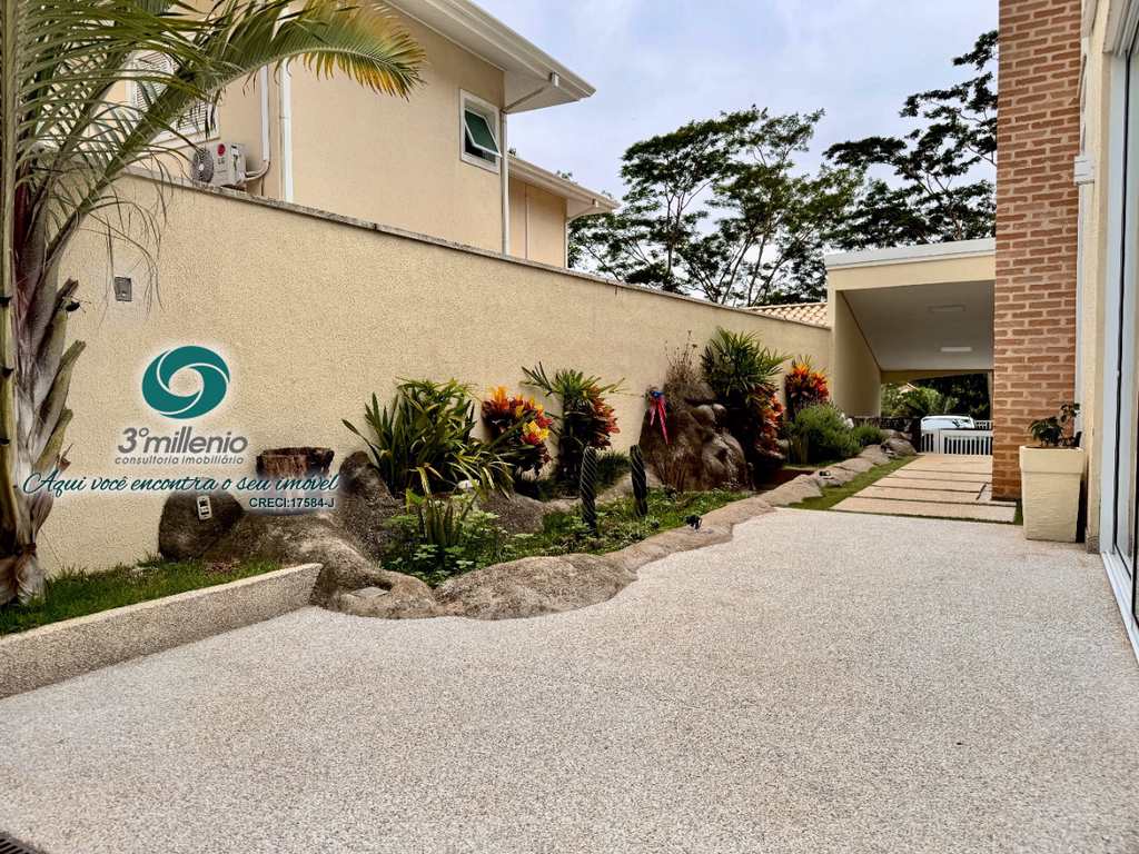 Casa em Cotia, no bairro Bosque do Vianna