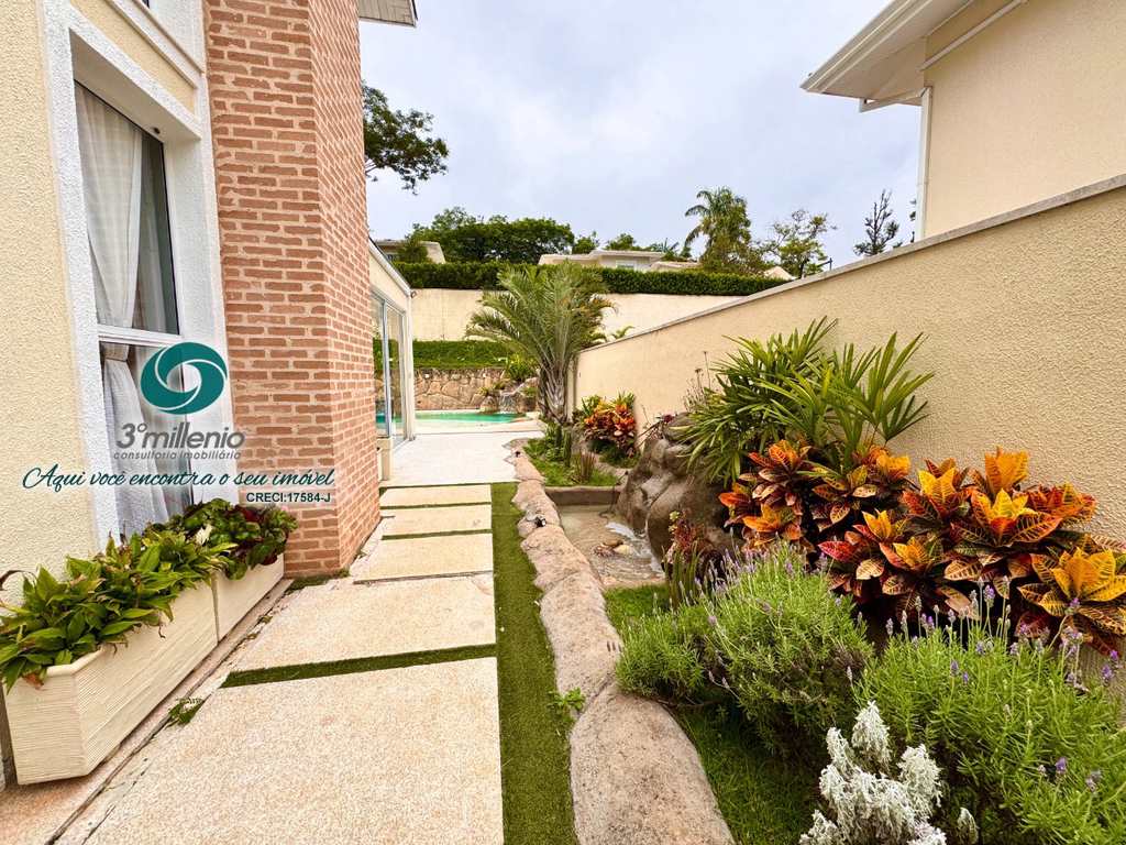 Casa em Cotia, no bairro Bosque do Vianna
