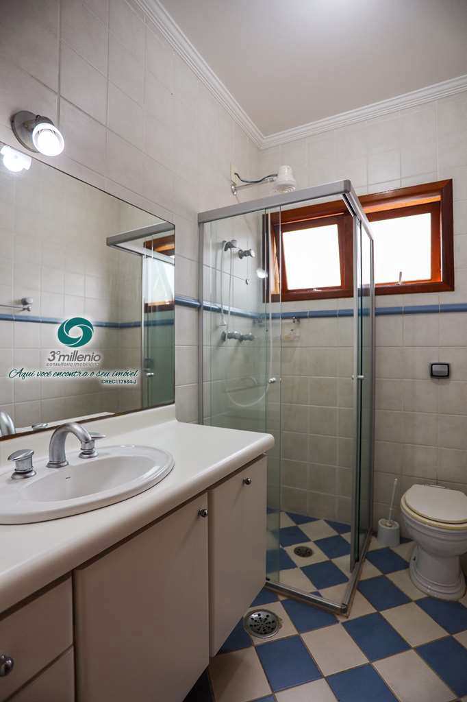 Casa em Cotia, no bairro Granja Viana II