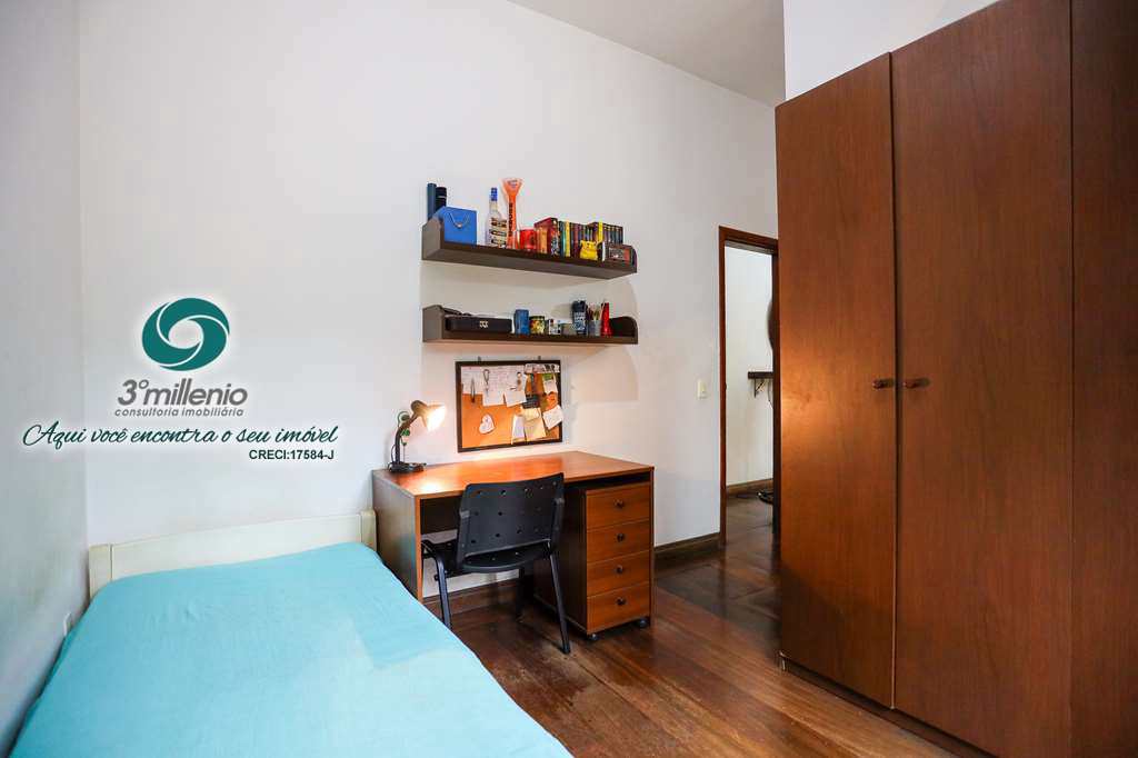 Casa em Cotia, no bairro Granja Viana II