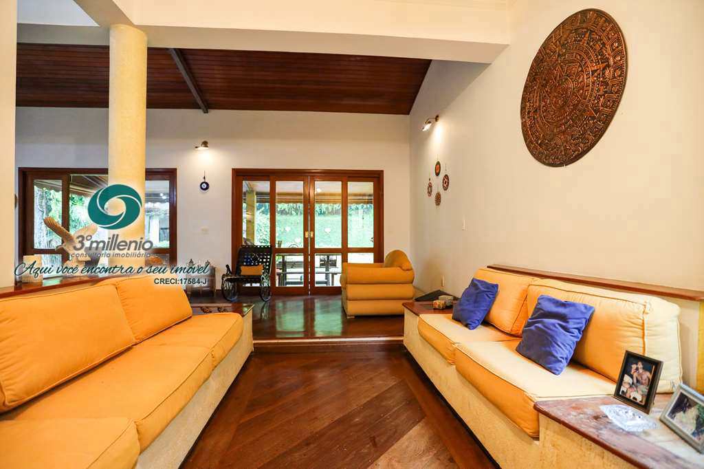 Casa em Cotia, no bairro Granja Viana II