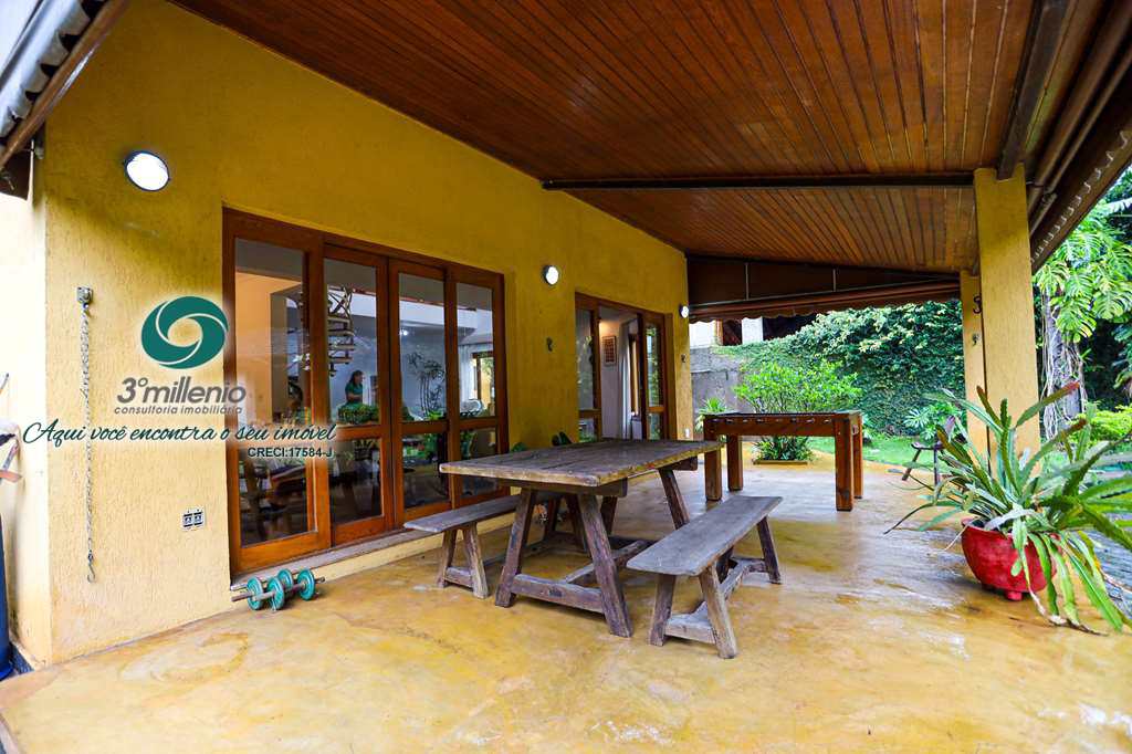 Casa em Cotia, no bairro Granja Viana II