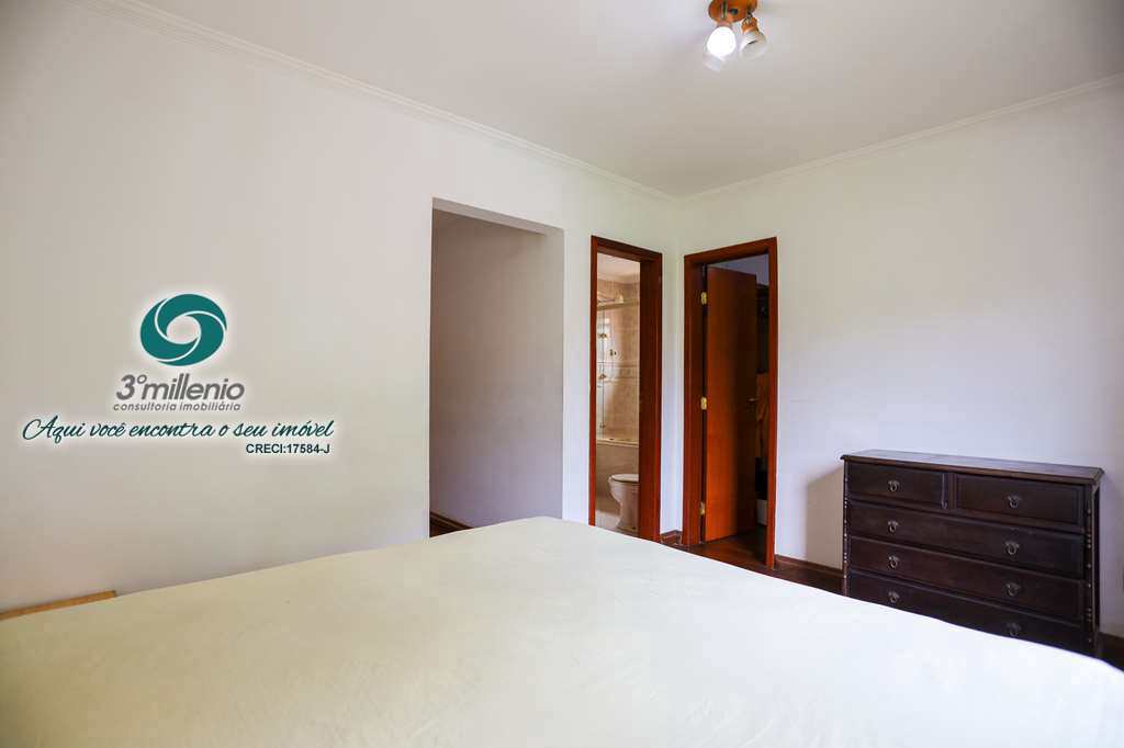 Casa em Cotia, no bairro Granja Viana II