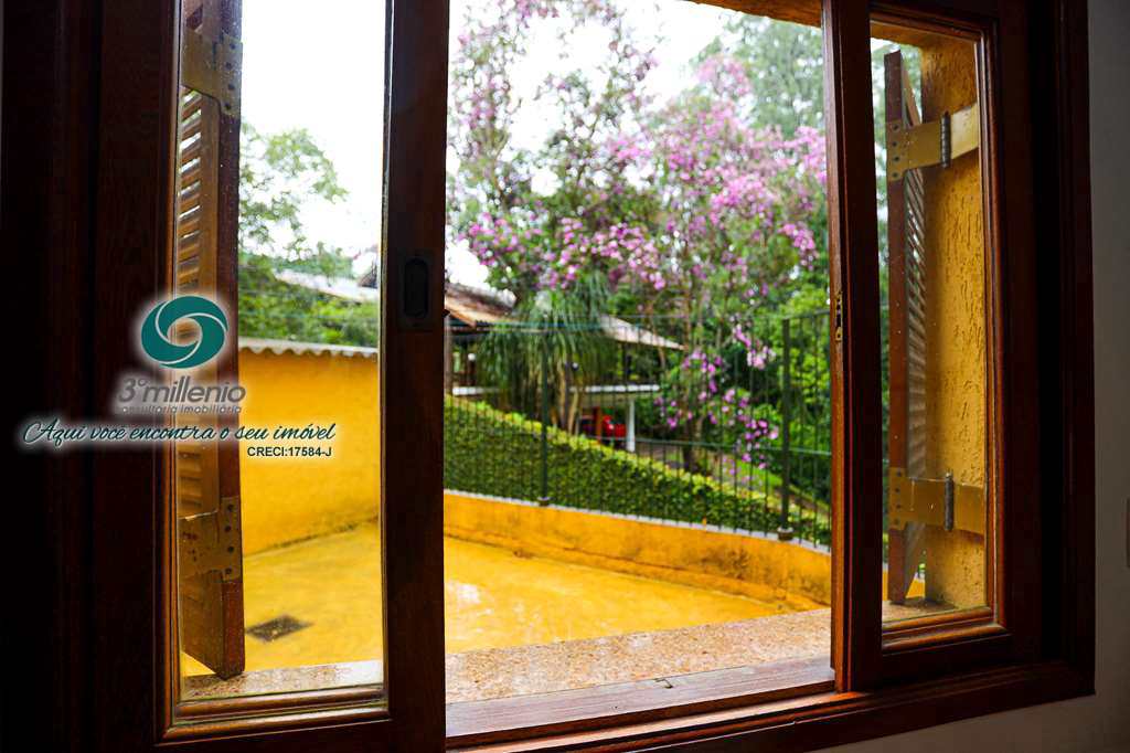 Casa em Cotia, no bairro Granja Viana II