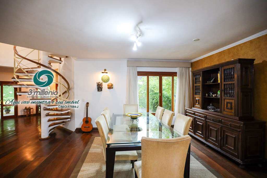 Casa em Cotia, no bairro Granja Viana II