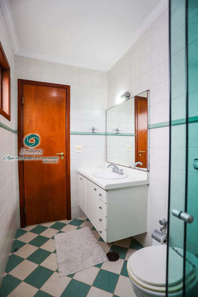 Casa em Cotia, no bairro Granja Viana II