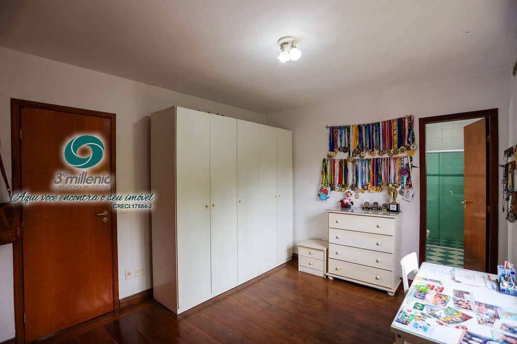 Casa em Cotia, no bairro Granja Viana II