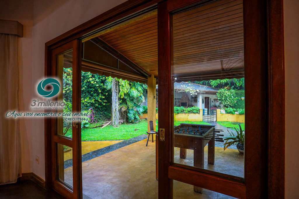 Casa em Cotia, no bairro Granja Viana II