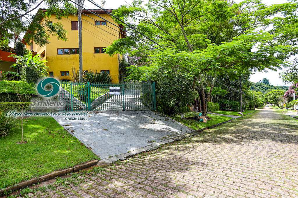 Casa em Cotia, no bairro Granja Viana II