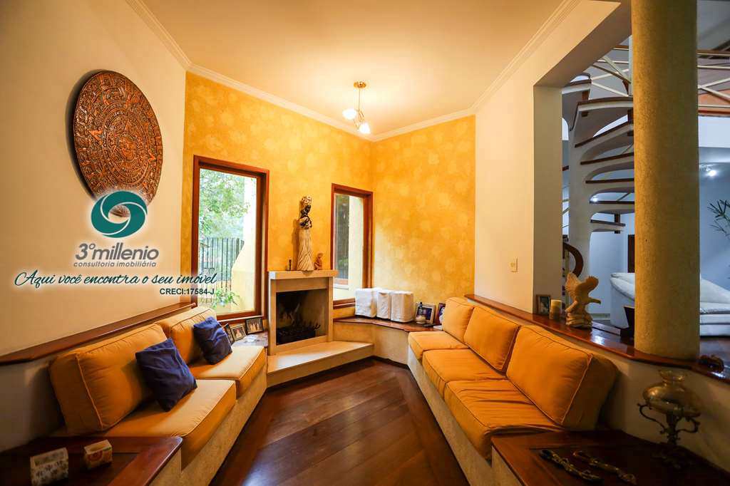 Casa em Cotia, no bairro Granja Viana II