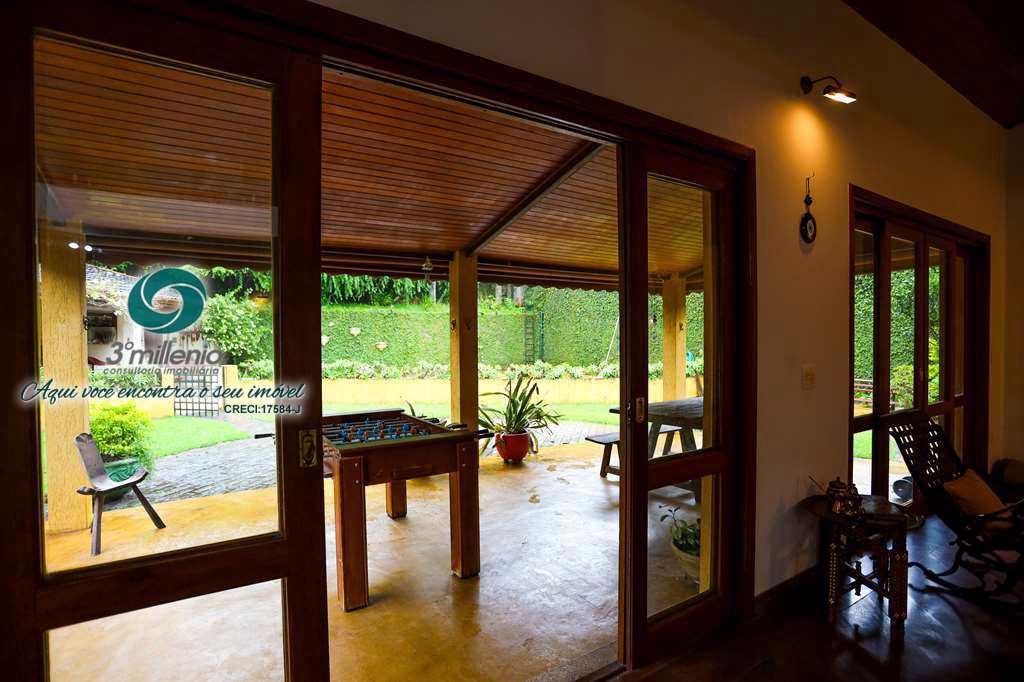 Casa em Cotia, no bairro Granja Viana II