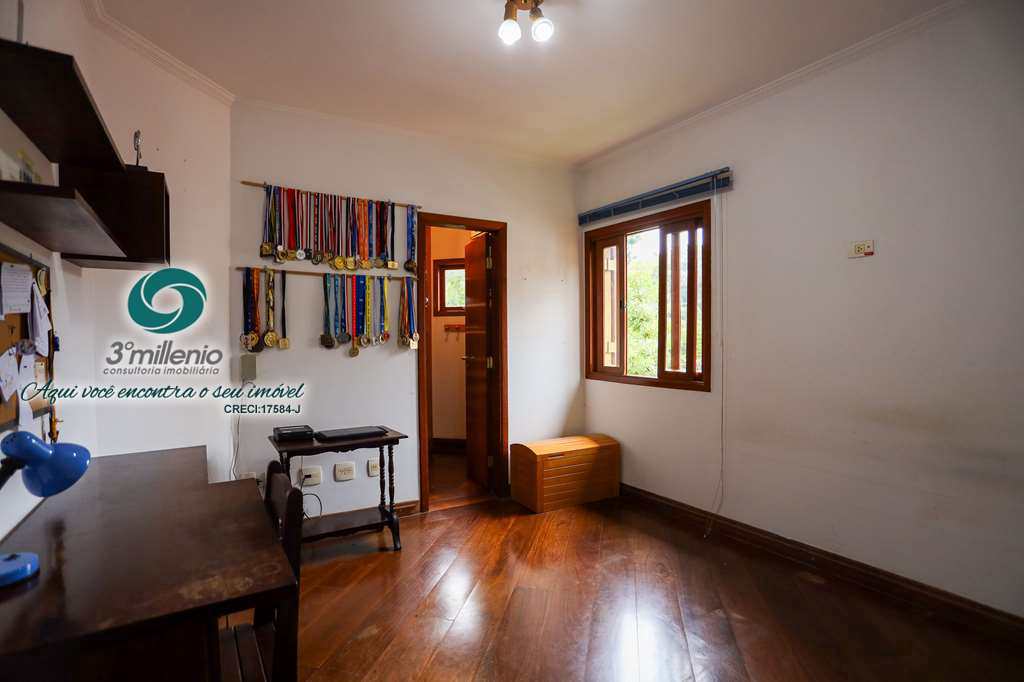 Casa em Cotia, no bairro Granja Viana II