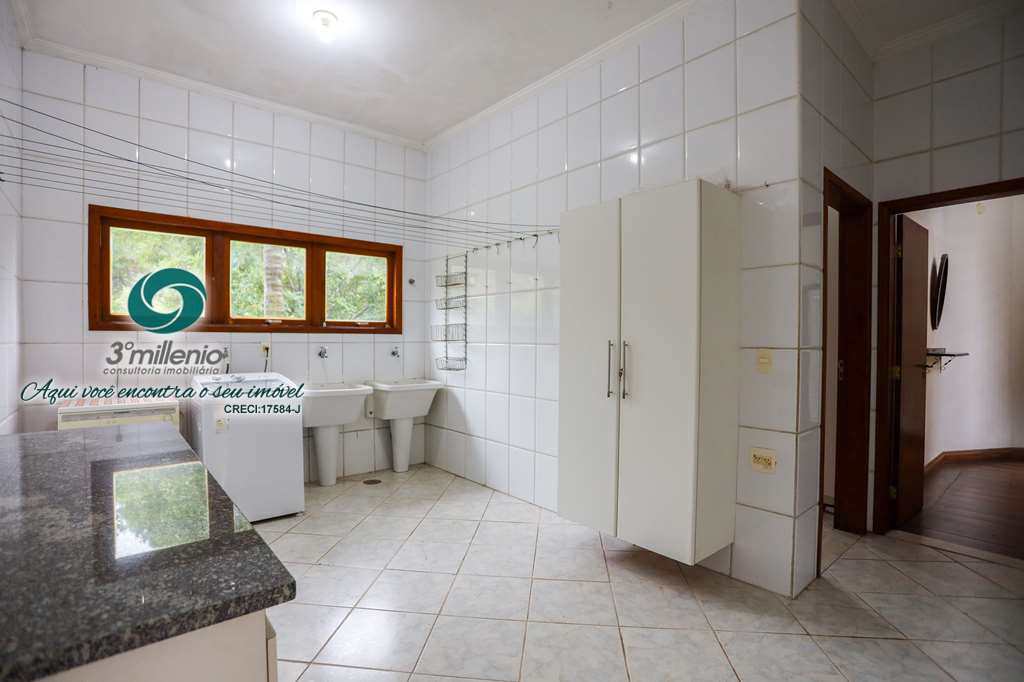 Casa em Cotia, no bairro Granja Viana II