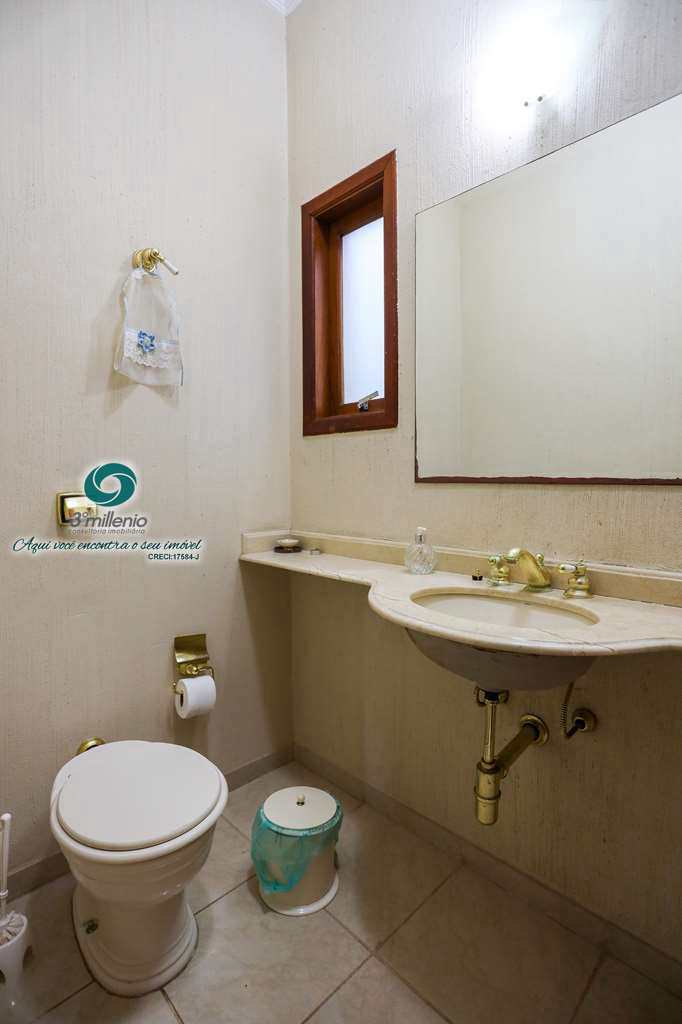Casa em Cotia, no bairro Granja Viana II