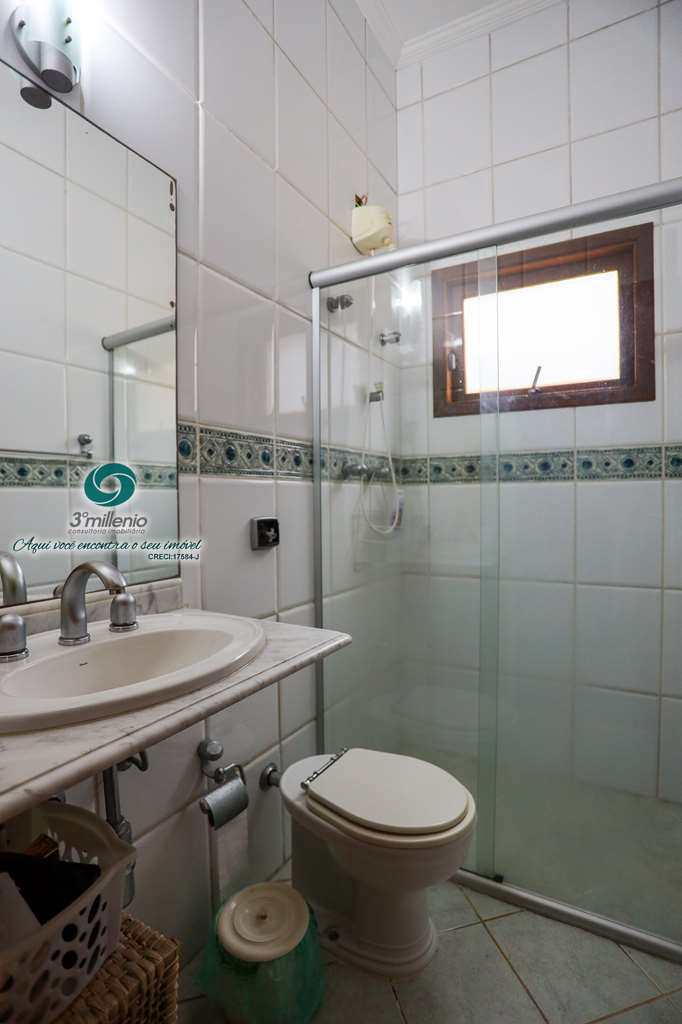 Casa em Cotia, no bairro Granja Viana II