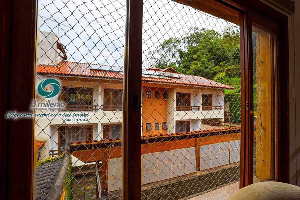 Casa em Cotia, no bairro Granja Viana II