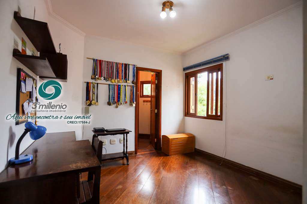 Casa em Cotia, no bairro Granja Viana II