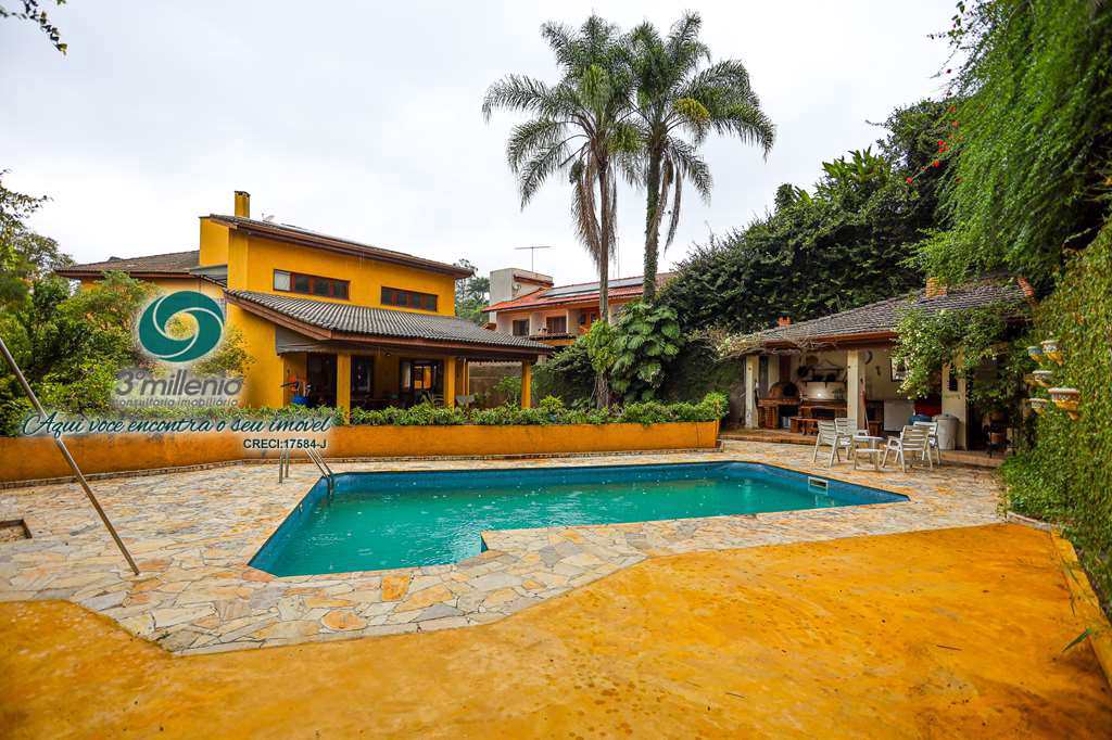 Casa em Cotia, no bairro Granja Viana II
