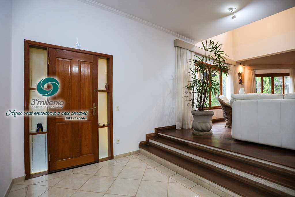 Casa em Cotia, no bairro Granja Viana II