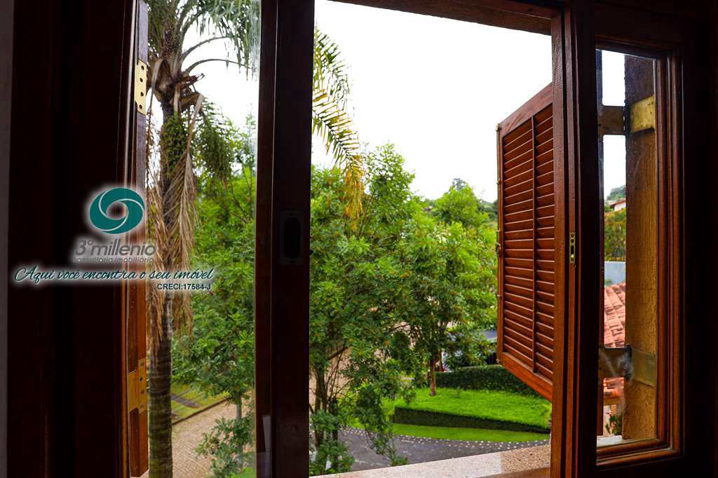 Casa em Cotia, no bairro Granja Viana II