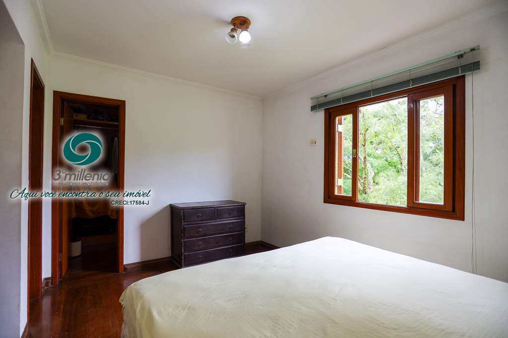 Casa em Cotia, no bairro Granja Viana II