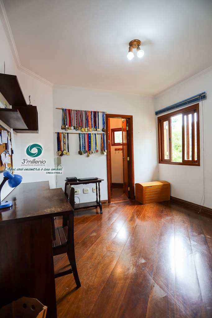 Casa em Cotia, no bairro Granja Viana II