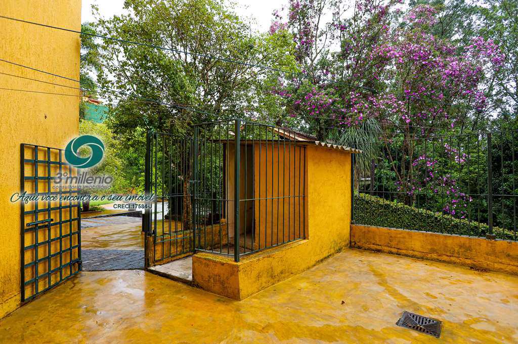 Casa em Cotia, no bairro Granja Viana II