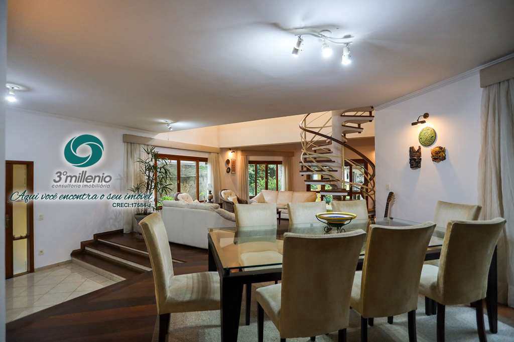 Casa em Cotia, no bairro Granja Viana II