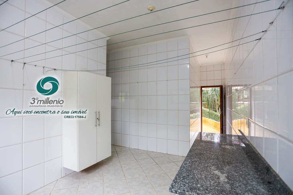 Casa em Cotia, no bairro Granja Viana II