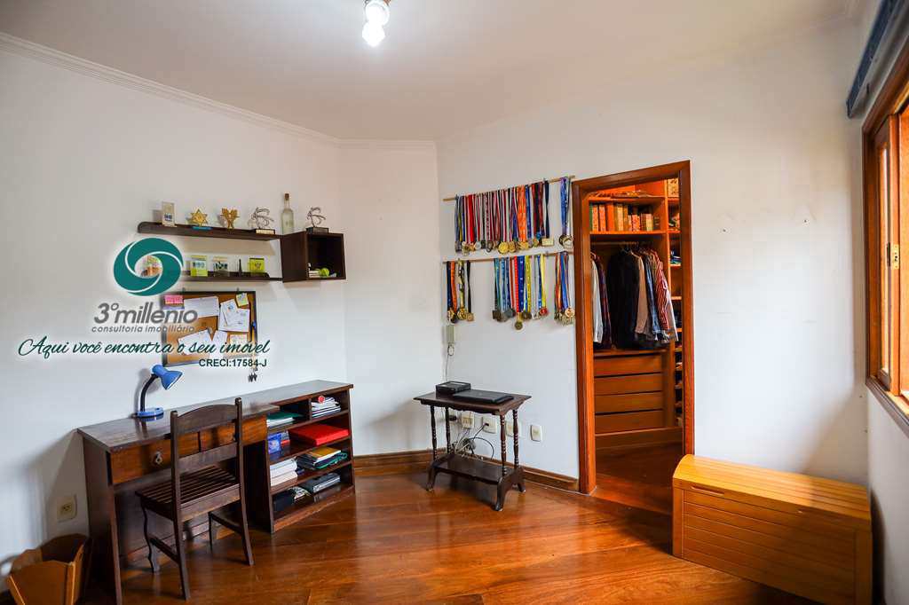 Casa em Cotia, no bairro Granja Viana II