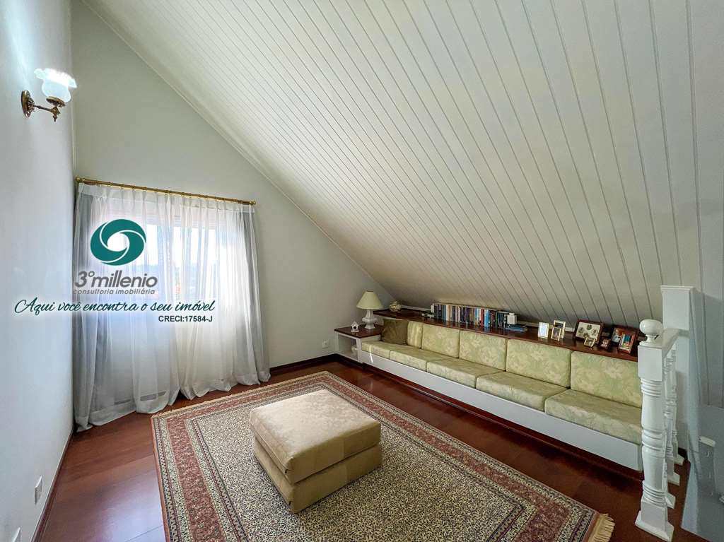 Casa em Cotia, no bairro São Paulo II