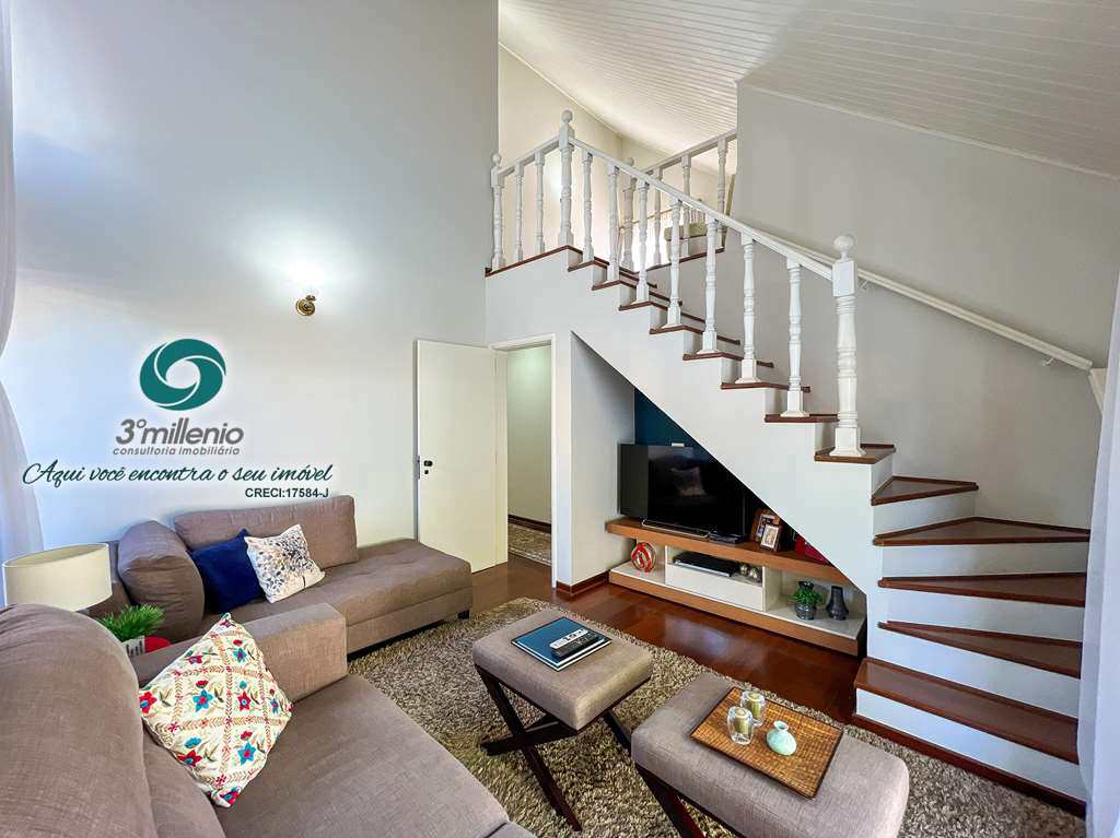 Casa em Cotia, no bairro São Paulo II