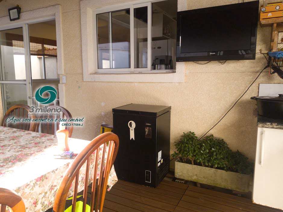 Casa em Cotia, no bairro Jardim Colibri