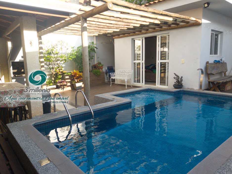 Casa em Cotia, no bairro Jardim Colibri