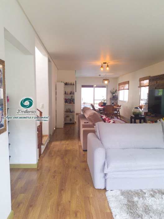 Casa em Cotia, no bairro Jardim Colibri