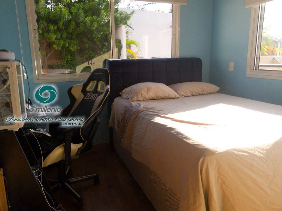 Casa em Cotia, no bairro Jardim Colibri