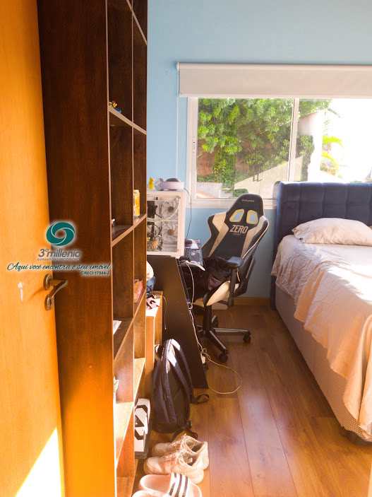 Casa em Cotia, no bairro Jardim Colibri